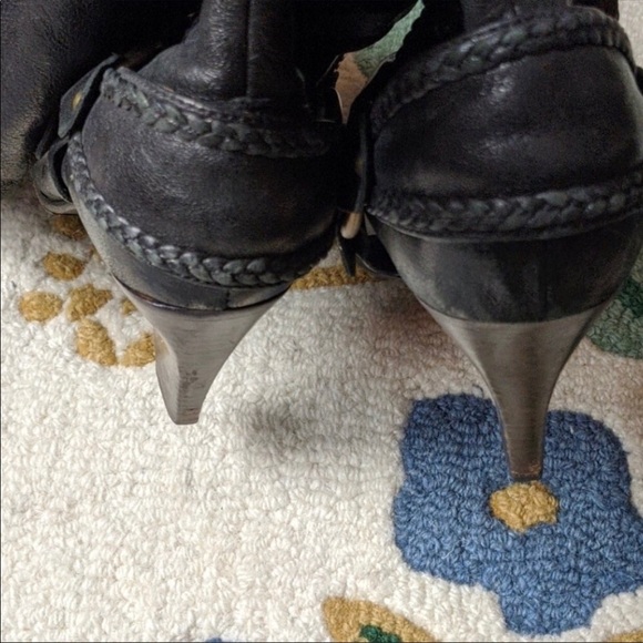 Frye Vicki Black Boots - Picture 5 of 10